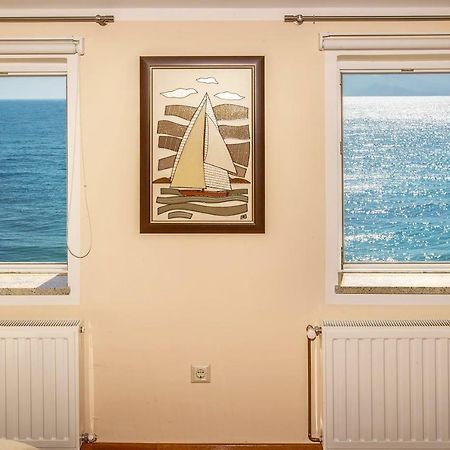 Apartment Bojan With Terrace And Sea View Башка Екстер'єр фото
