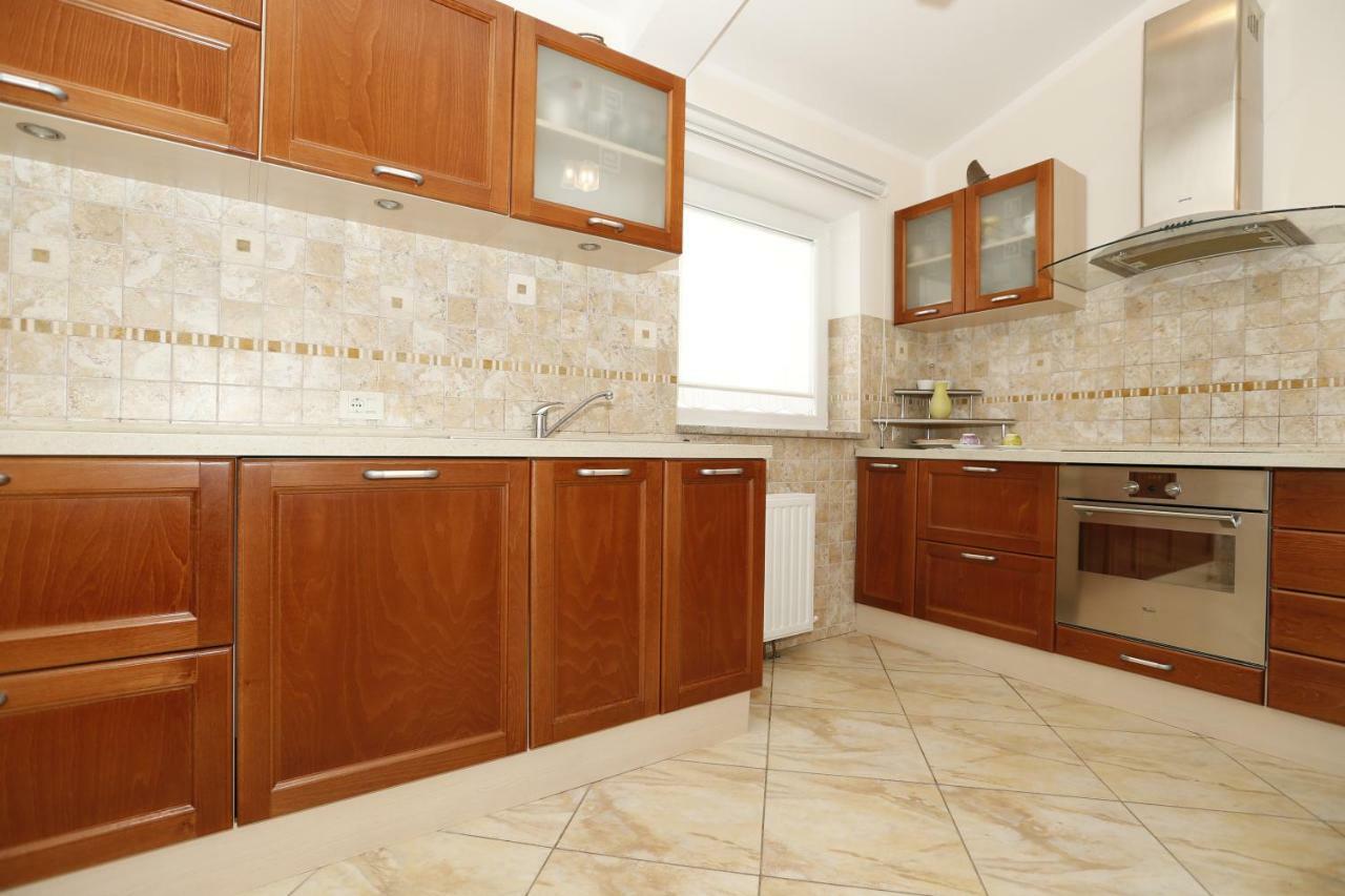 Apartment Bojan With Terrace And Sea View Башка Екстер'єр фото