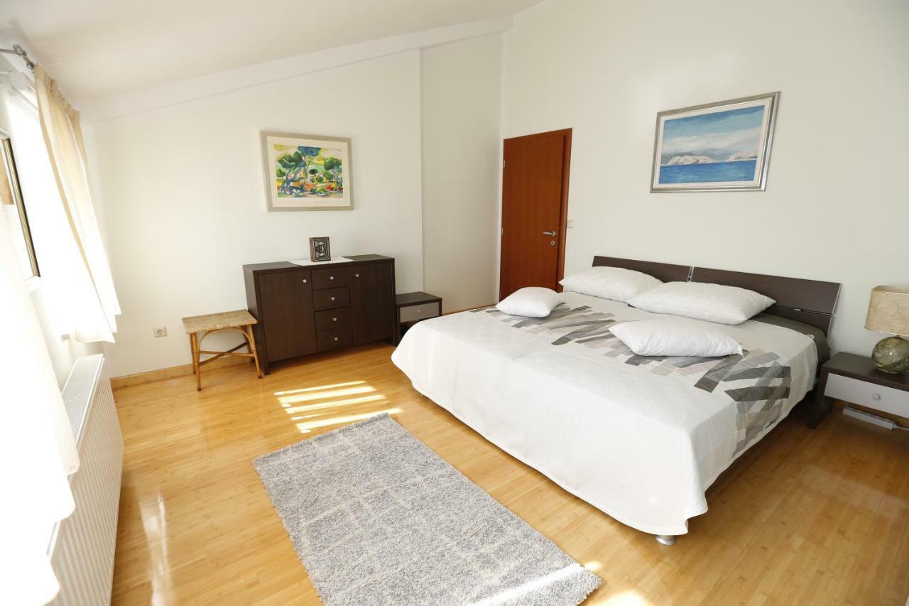 Apartment Bojan With Terrace And Sea View Башка Екстер'єр фото