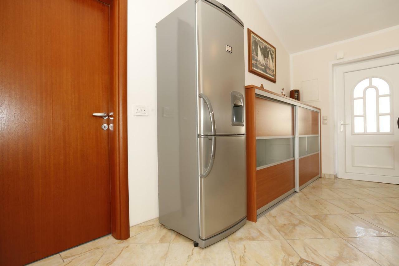 Apartment Bojan With Terrace And Sea View Башка Екстер'єр фото